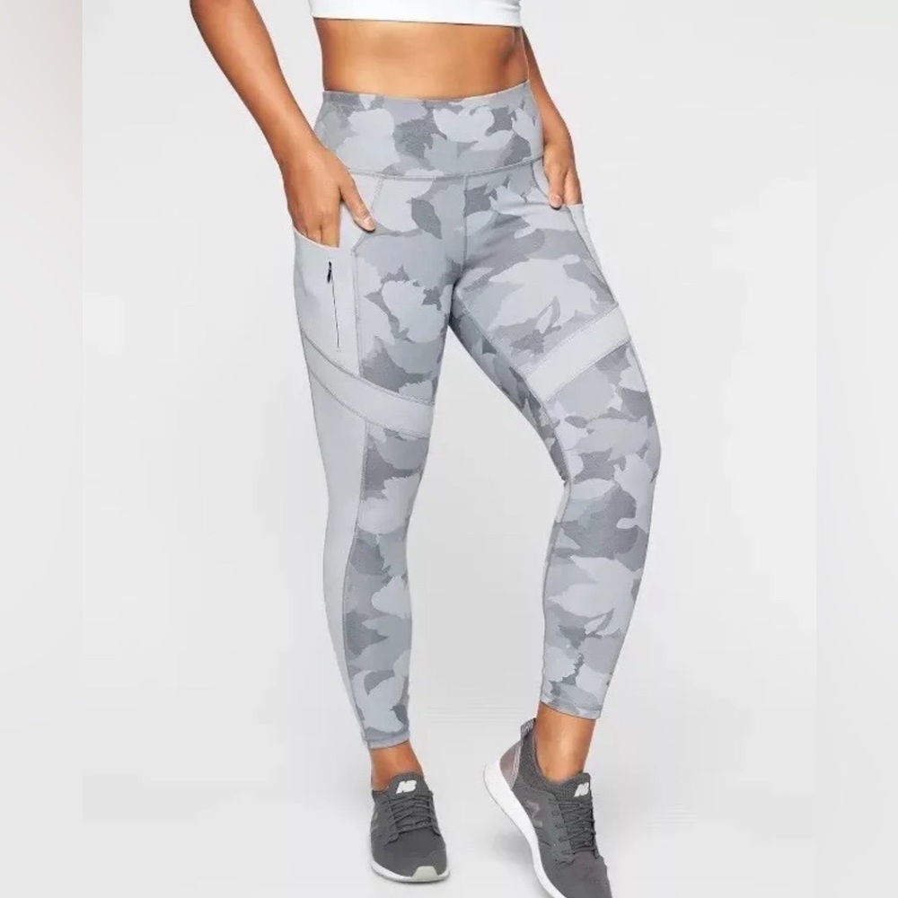 Athleta All In Camo 7/8 Tight Grey camo with Grey sides Women’s size M
